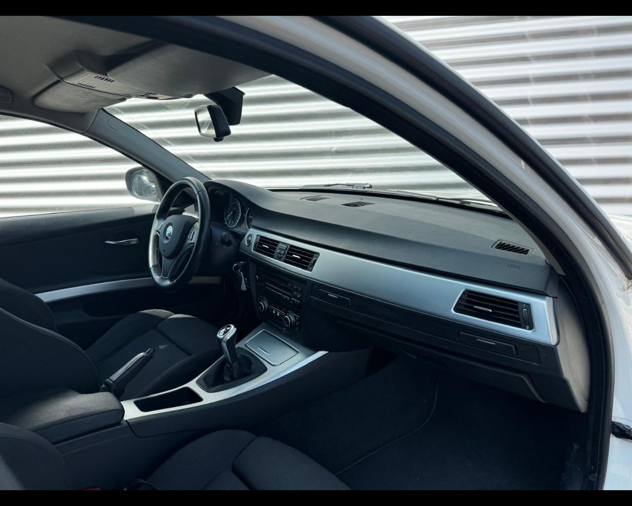 BMW 320D TOURING ATTIVA