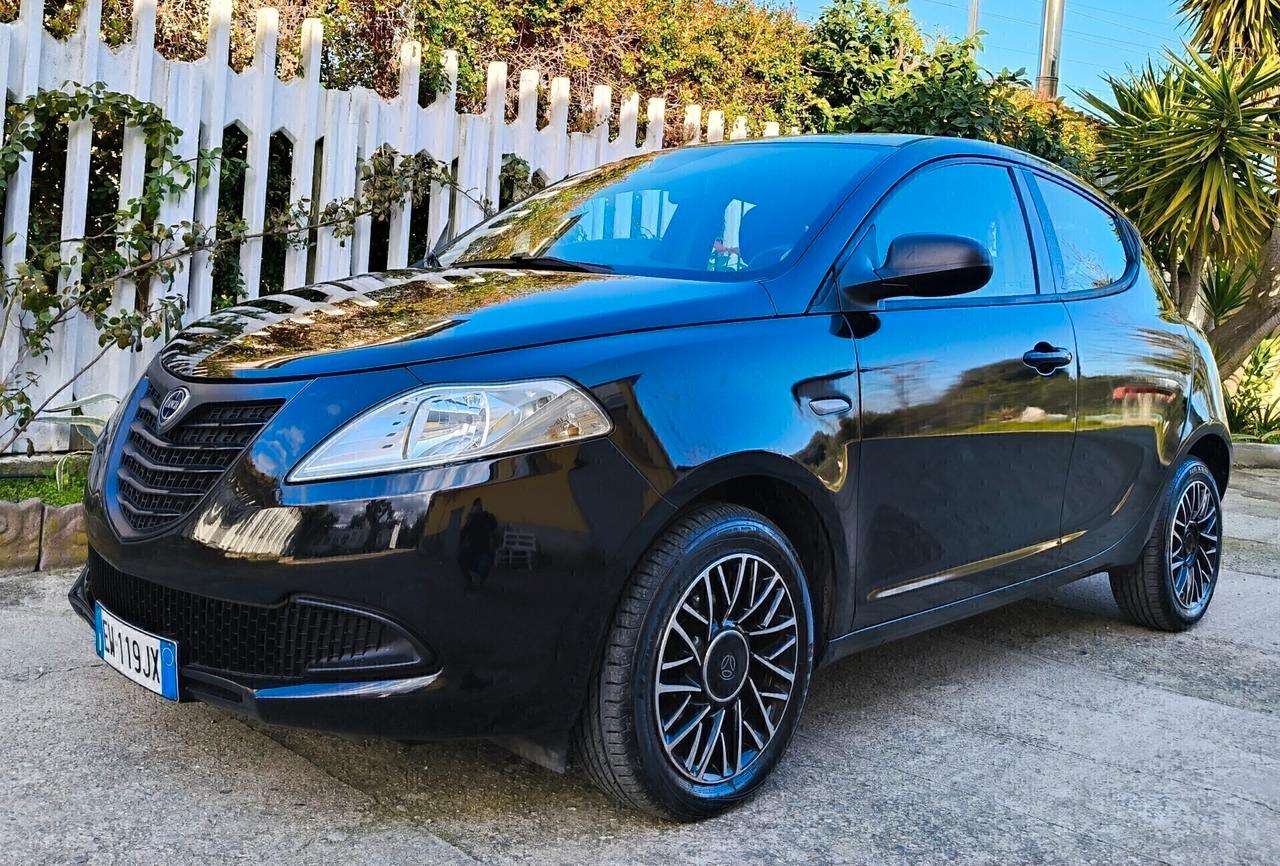 Lancia *YPSILON 1.2 BENZ 69 CV*MOMO DESIGN*S