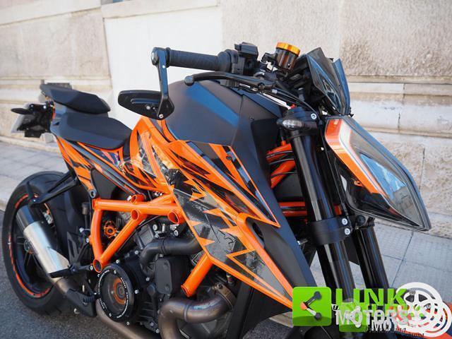 KTM 1290 Super Duke R Naked