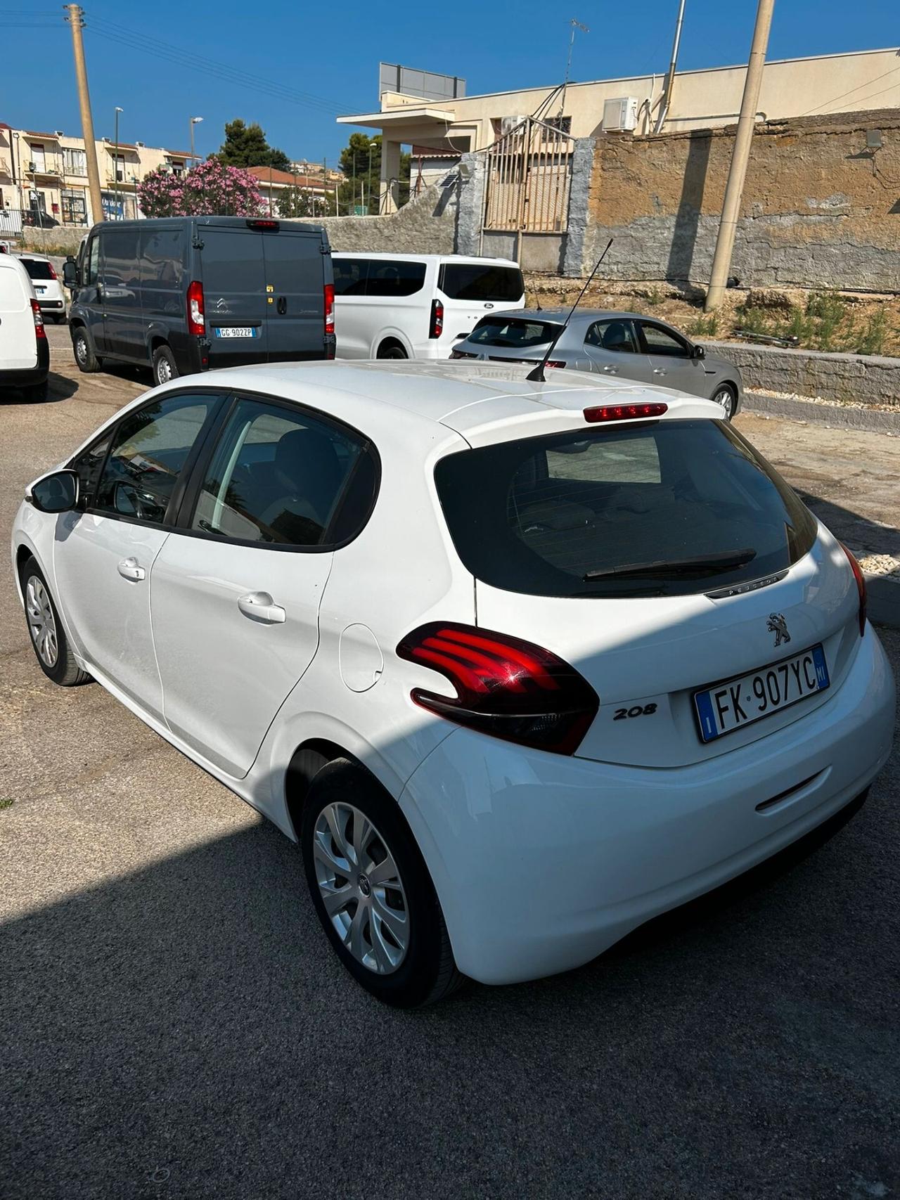 Peugeot 208 BlueHDi 75 5 porte Allure