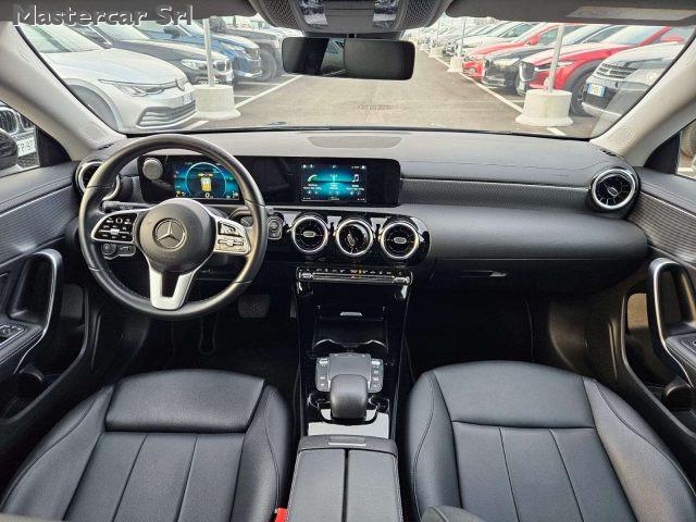 MERCEDES-BENZ CLA 200 Shooting Brake d Sport auto tg : GK808ZT