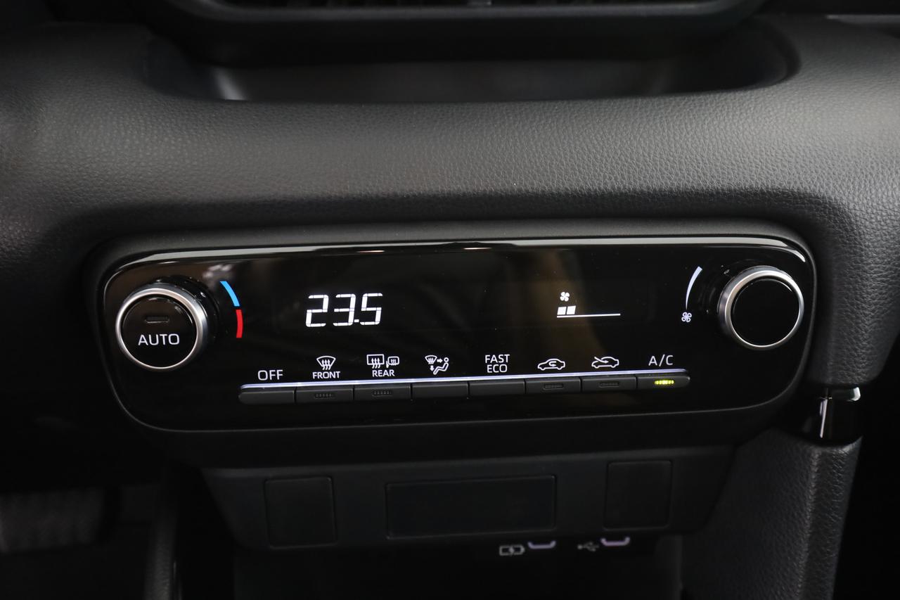 TOYOTA Yaris 4ª serie Yaris 1.5 Hybrid 5 porte Trend