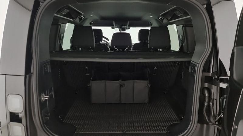 Land Rover Defender D200 AWD Auto 110 X-Dynamic SE