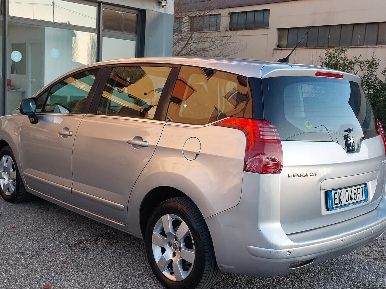 Peugeot 5008 1.6 HDi 112CV Business