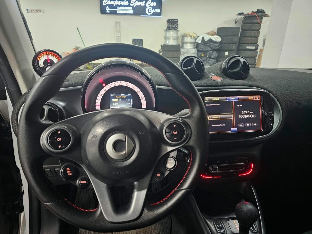NUOVA SMART FORTWO EQ PRIME TOTAL WHITE IDENTITY BLACK EDITION 56CV TOTALMENTE ELETTRICA