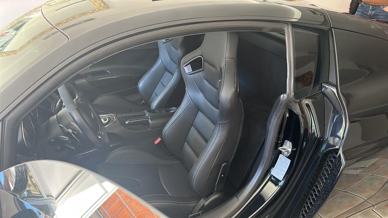 Audi R8 4.2 V8 FSI quattro R tronic/ PERFORMANCE