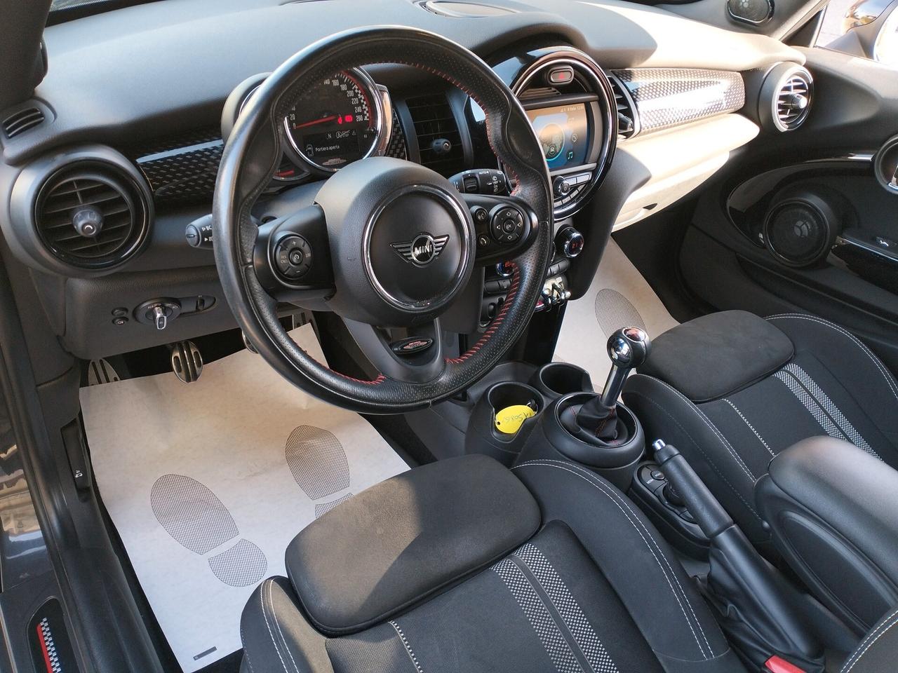 MINI John Cooper Works IV F56 2019 3p 2.0 Pro