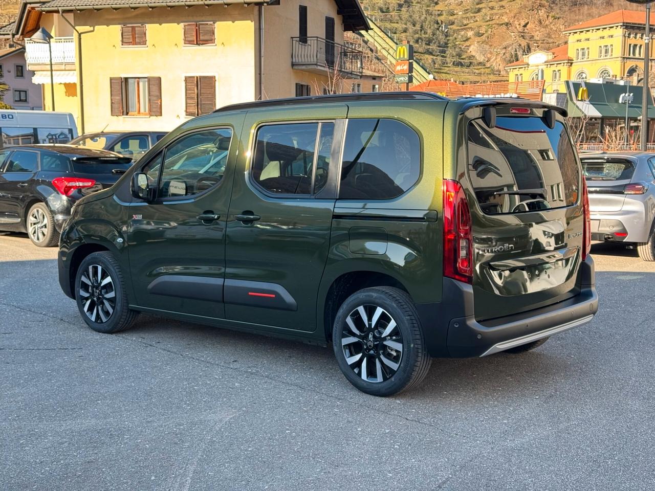 Citroen Berlingo MAX 130 EAT8 FULL OPTIONAL