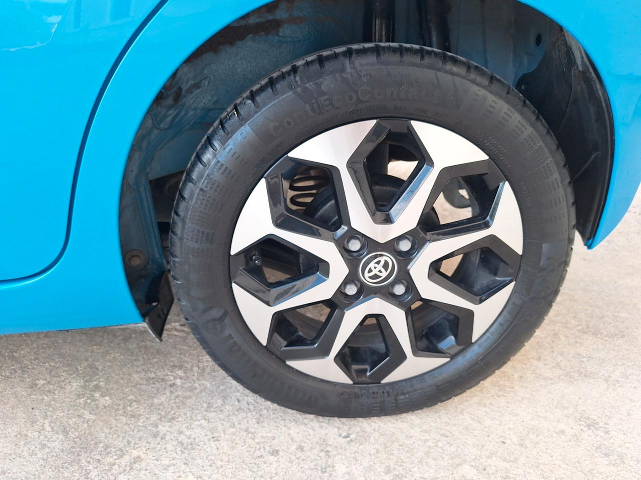 Toyota Aygo 1.0 5 porte x-cool 35000 km 2019