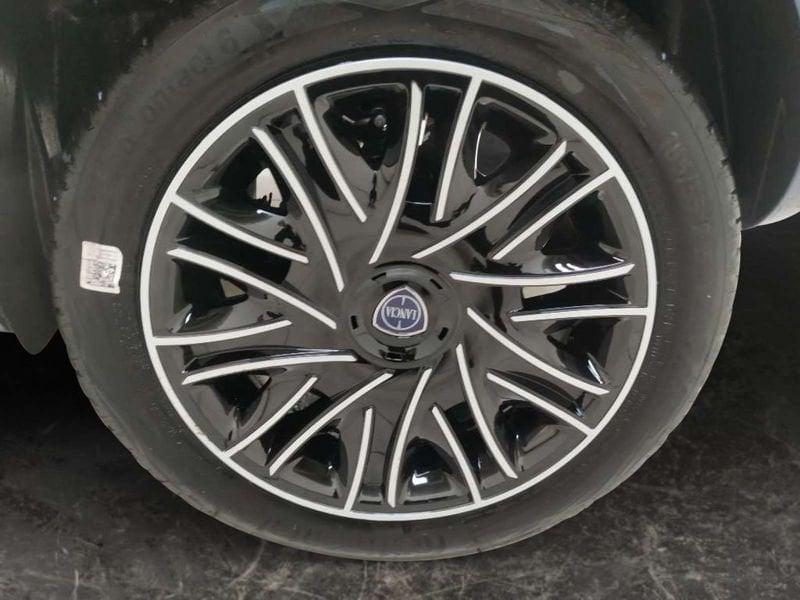 Lancia Ypsilon 1.0 firefly hybrid Oro s&s 70cv