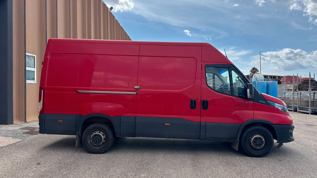 Iveco Daily 35-140 - 2023