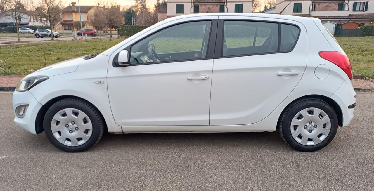 Hyundai i20 1.2 5p. Econext Sound Edition