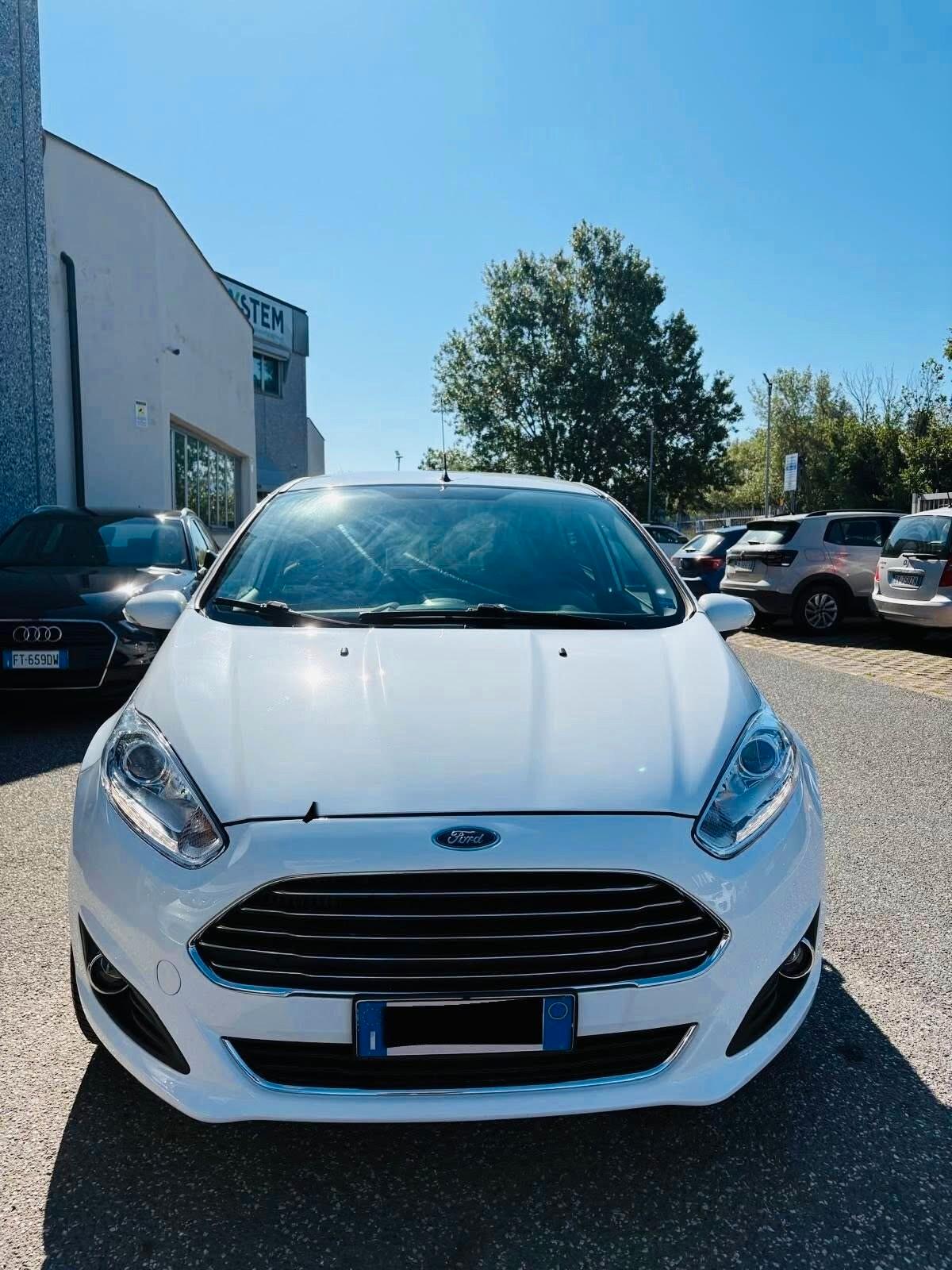 Ford Fiesta 1.5 TDCi 75CV 3 porte Black & White Edition
