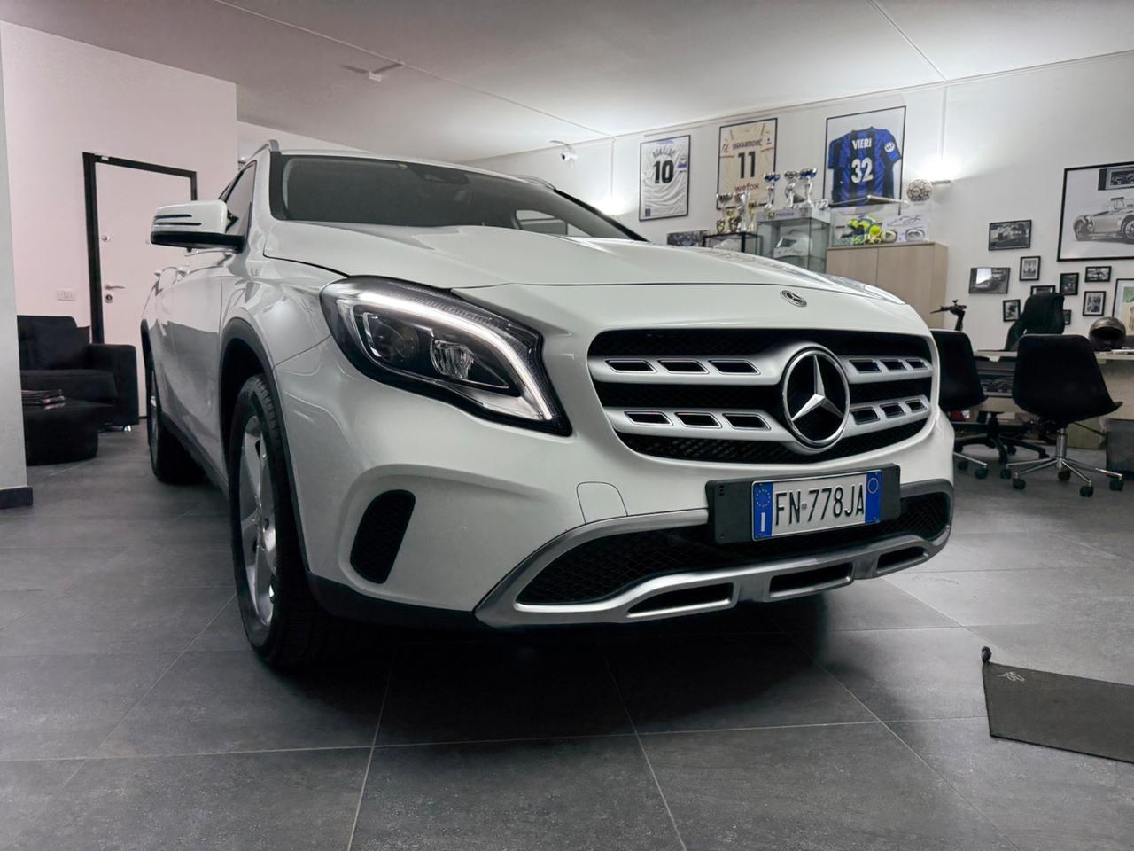 Mercedes-benz GLA 200 d Automatic 2.2 136 Cv Motore Mercedes