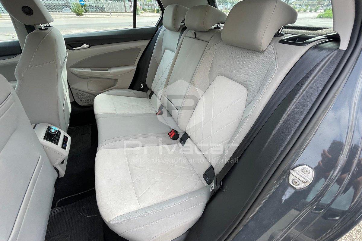 VOLKSWAGEN Golf 1.5 TGI DSG Style