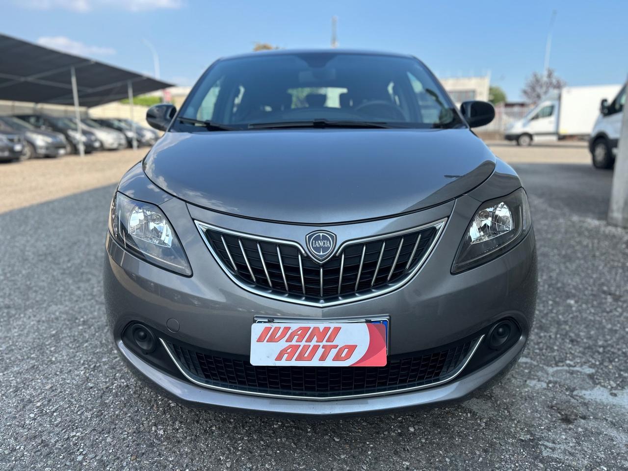 Lancia Ypsilon 1.0 FireFly Hybrid Silver Plus