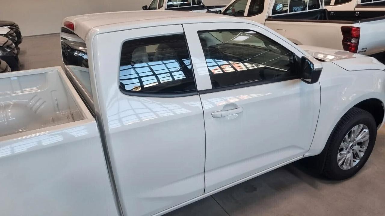 Isuzu D-Max Space N60 BB 4 posti Autocarro NUOVO