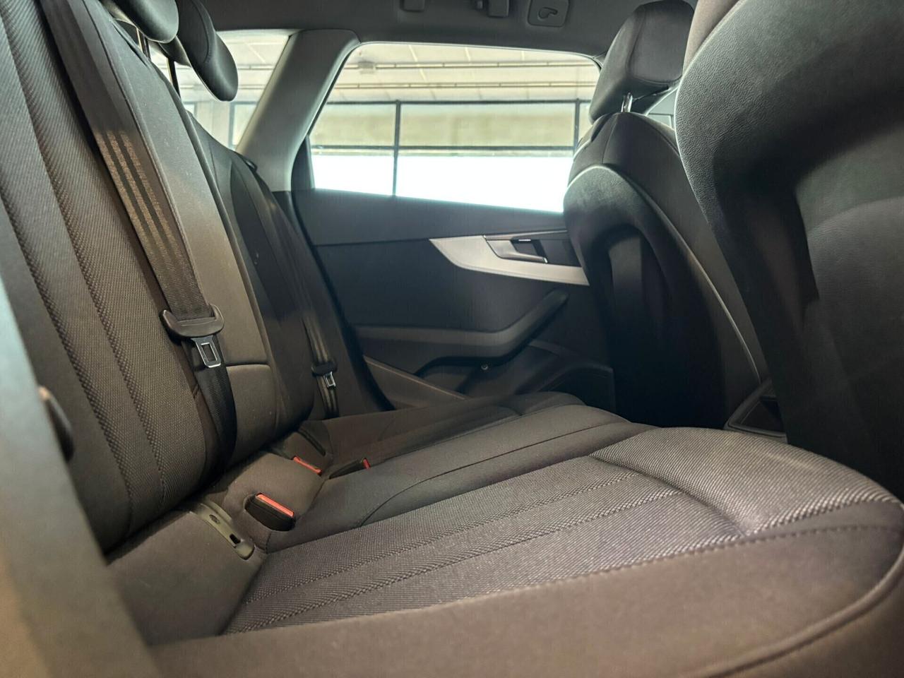 Audi A4 AVANT BUSINESS 30 2.0 TDI S tronic