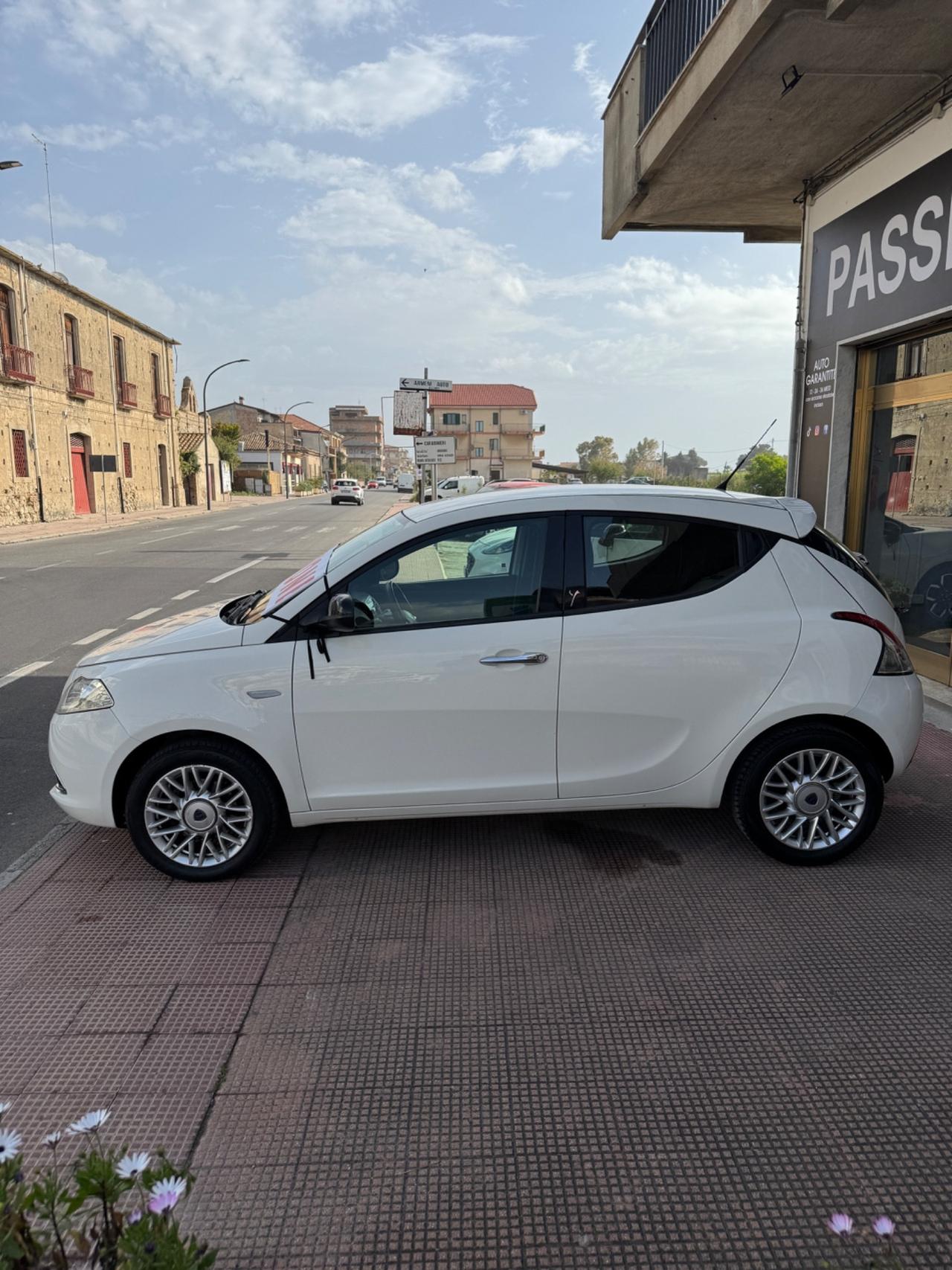 Lancia Ypsilon 1.3 MJT 16V 95 CV 5 porte S&S Gold