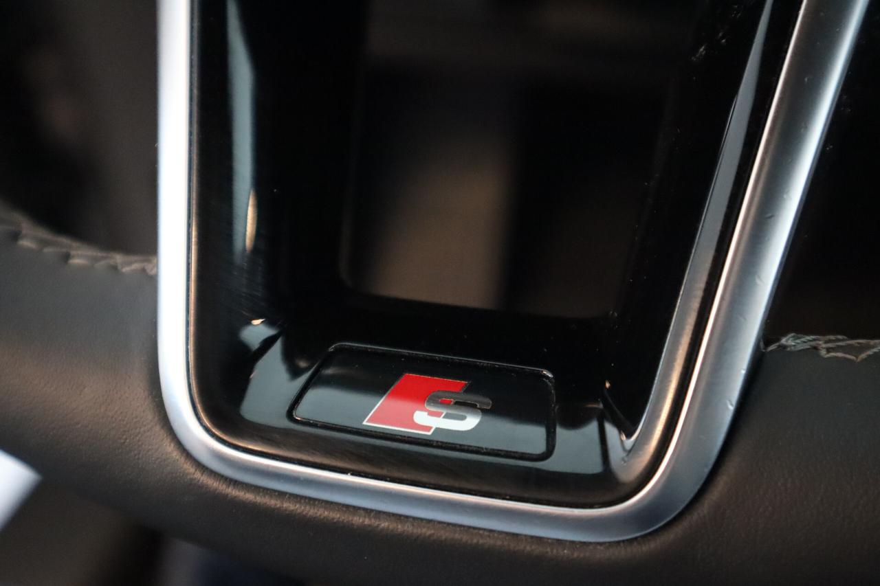 Audi e-tron Etron 55 QUATTRO S-LINE BLACKLINE MATRIX 360° 21"