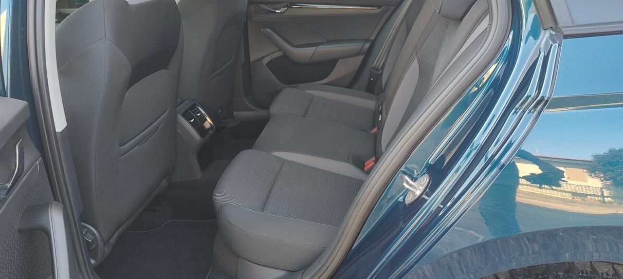 Skoda Octavia 2.0 TDI EVO SCR DSG Wagon Style