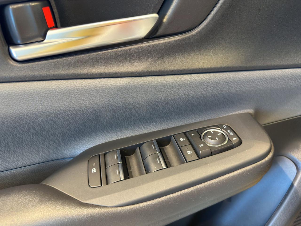 Toyota Prius 2.0 phev Lounge