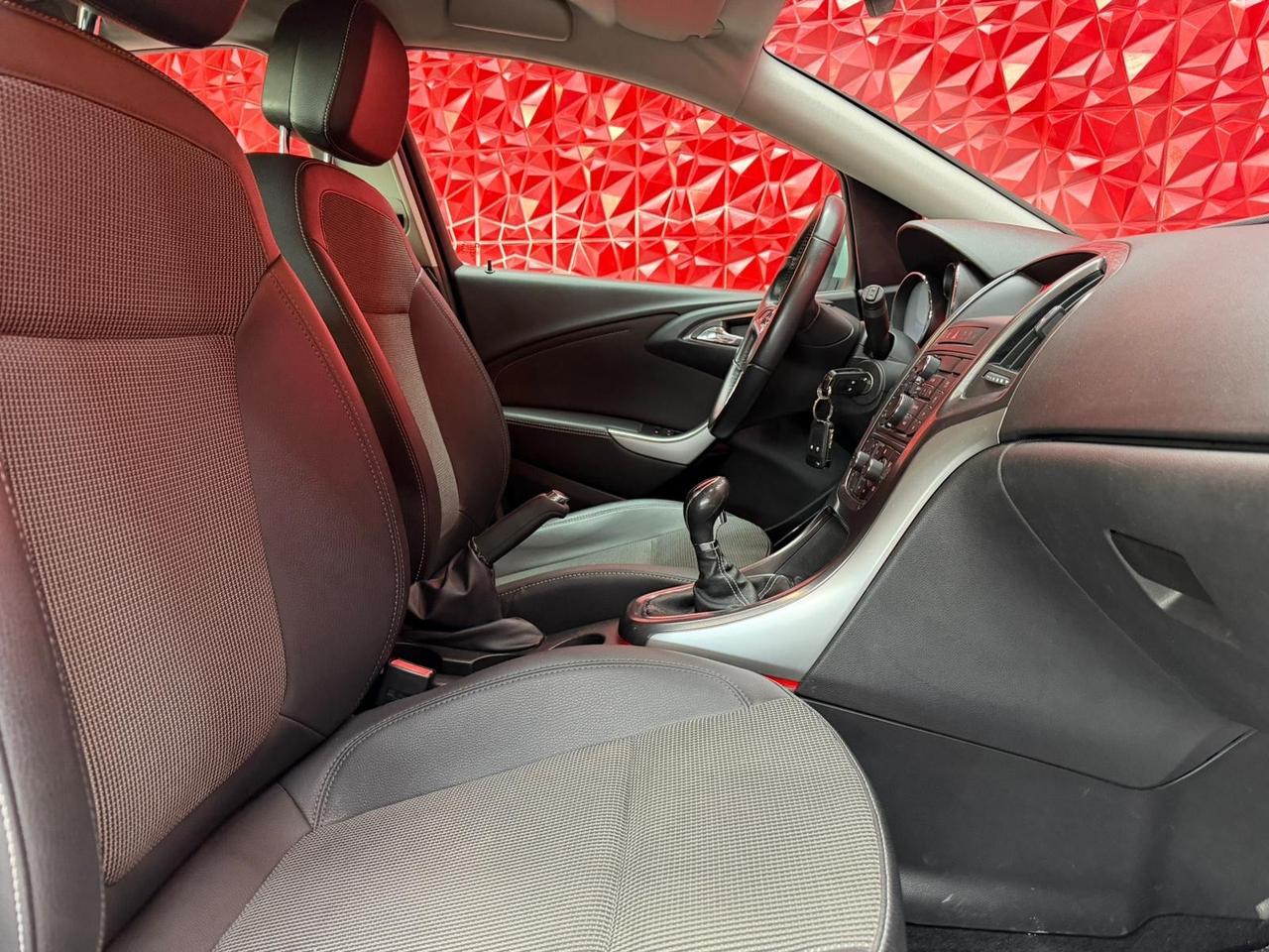 Opel Astra 1.7 CDTI 110CV 5 porte Cosmo OK NEOPATENTATI