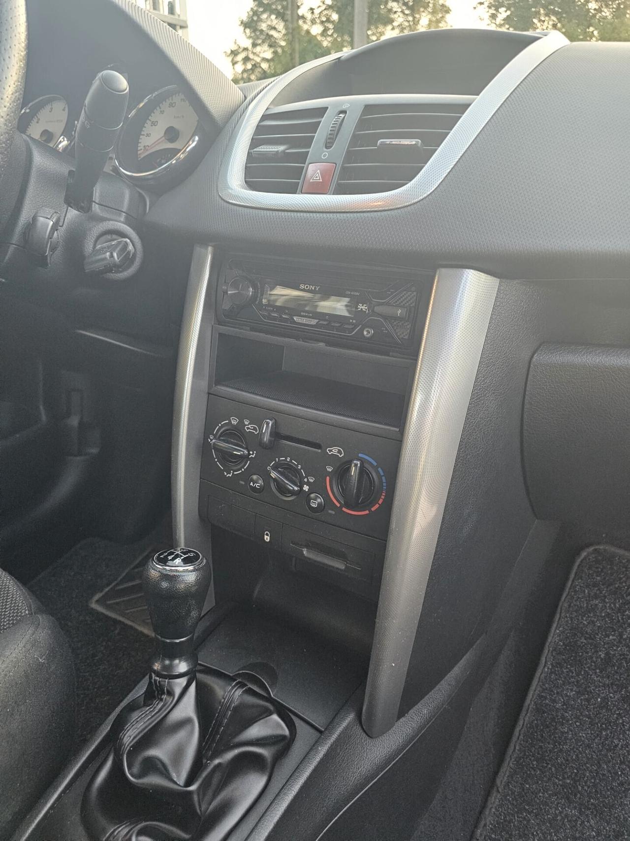 Peugeot 207 1.4 88CV 3p. XS