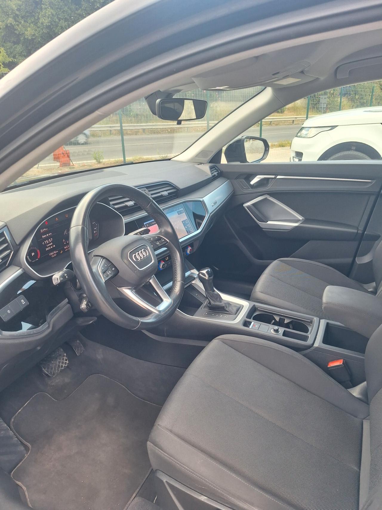 Audi Q3 2.0 TDI 150 CV Business