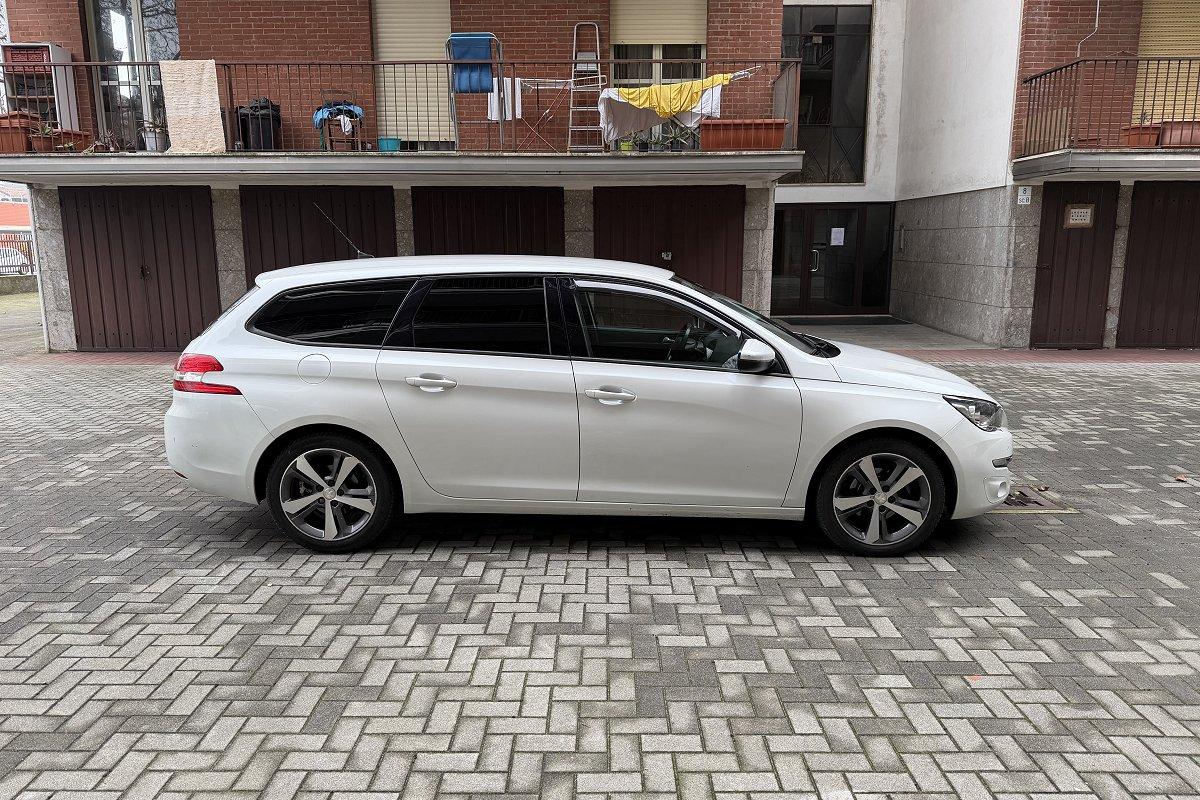 PEUGEOT 308 BlueHDi 120 S&S SW Allure