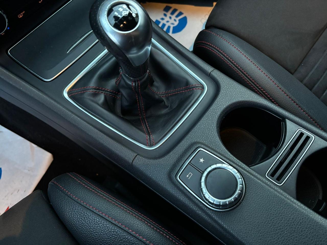 Mercedes A180d Premium Dark Night - 11/2016