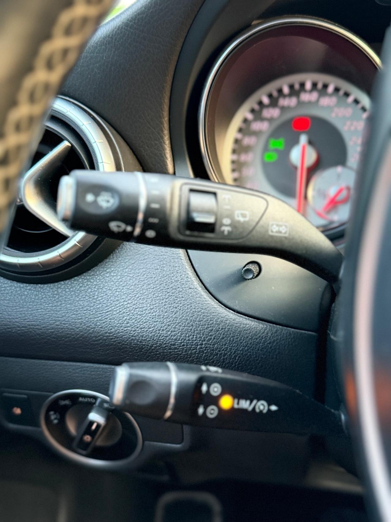 Mercedes-benz CLA 200 CDI Premium AMG 2015