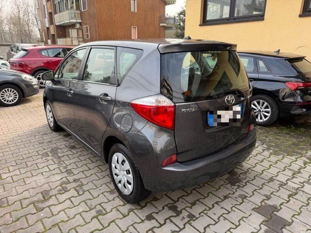 TOYOTA Verso-S 1.3 MT Active