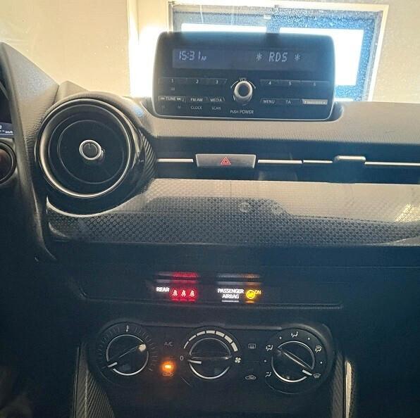MAZDA 2 serie 3 Benzina 1.5 CV 75 per NEOPATENTATI Km 91.268 tagliandati Garanzia 12 mesi