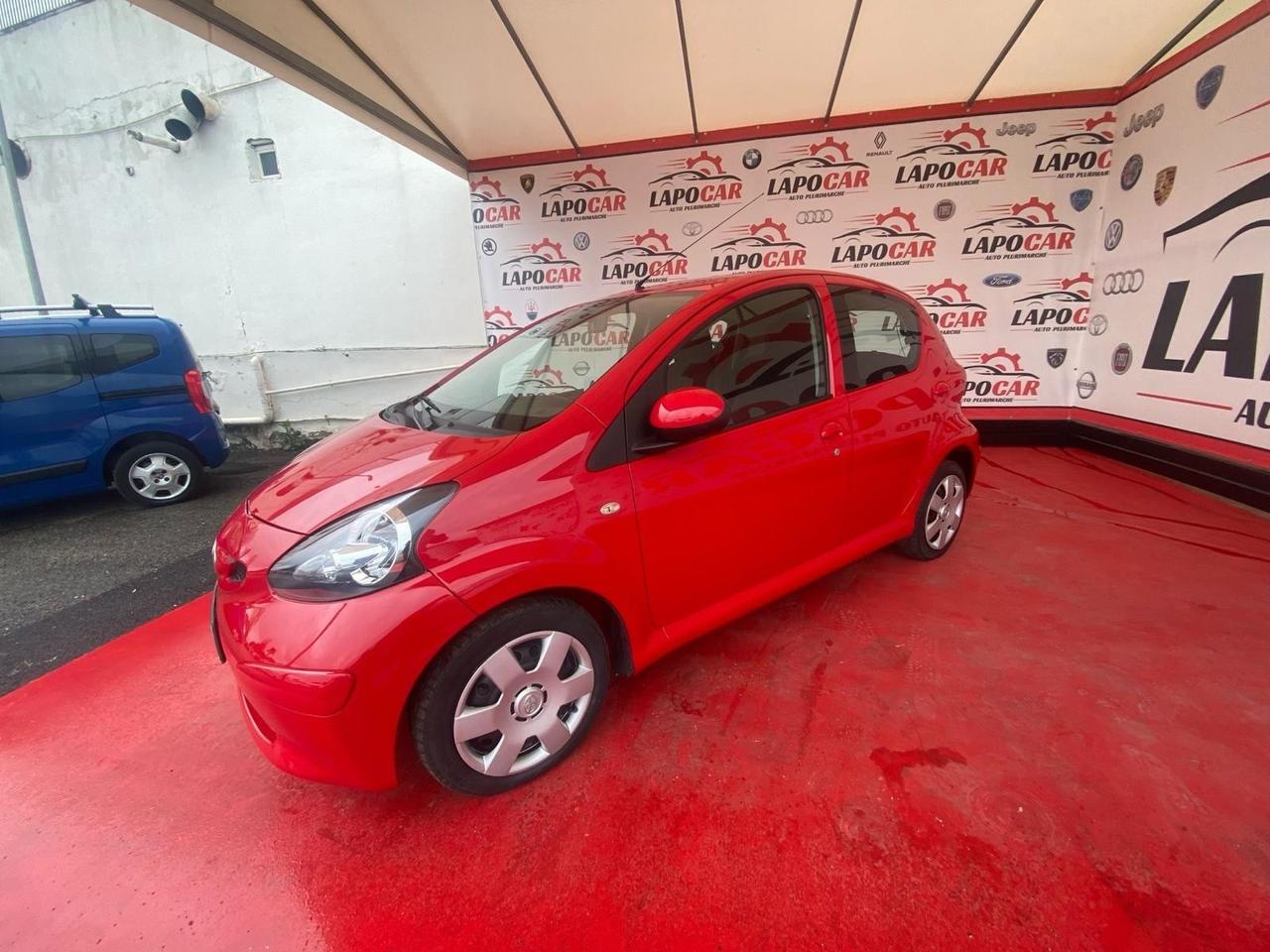Toyota Aygo 1.0 12V VVT-i 5 porte Sol
