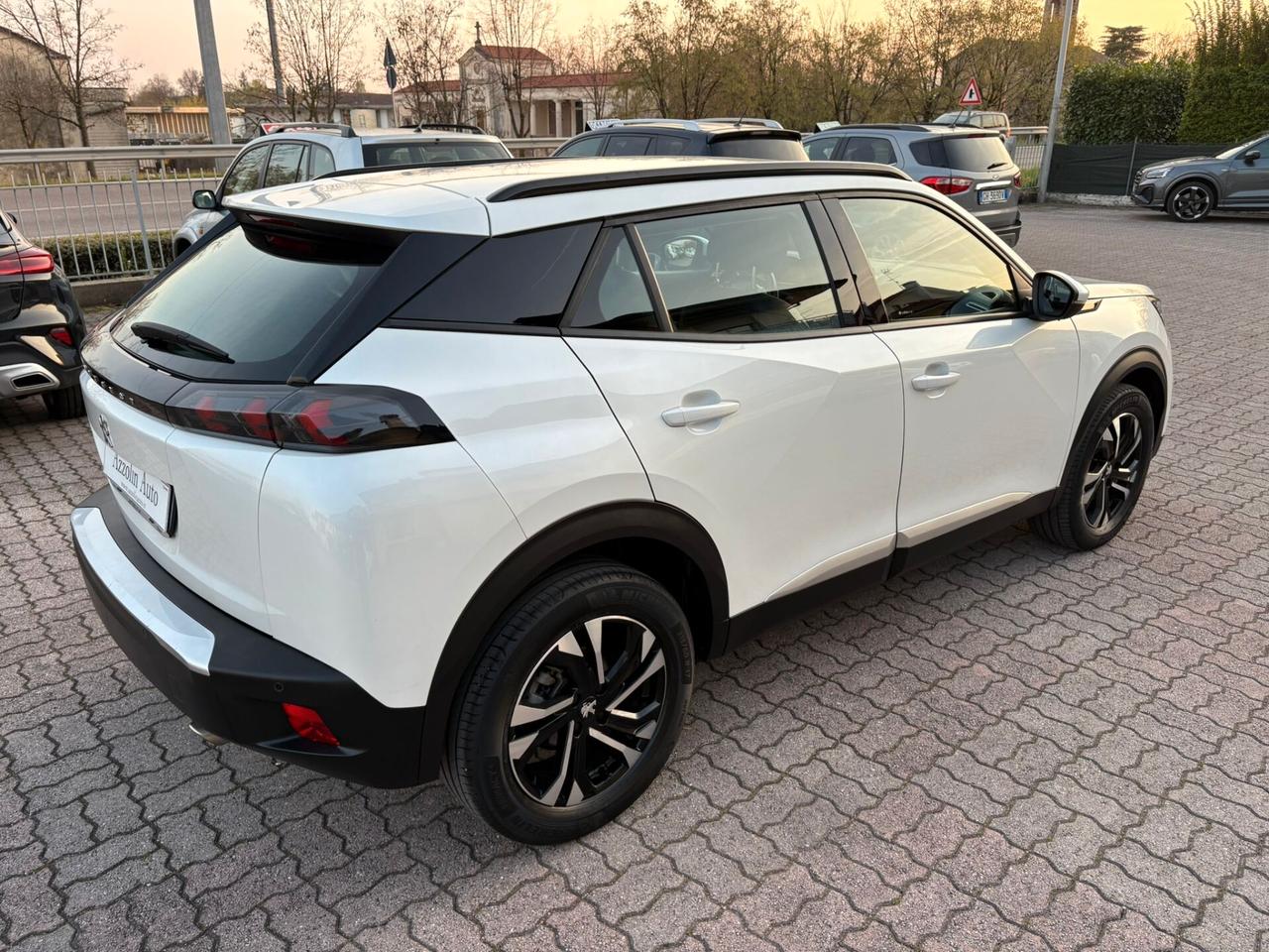 PEUGEOT 2008 1.5 HDI FULL OPTIONAL SI NEOPATENTATI