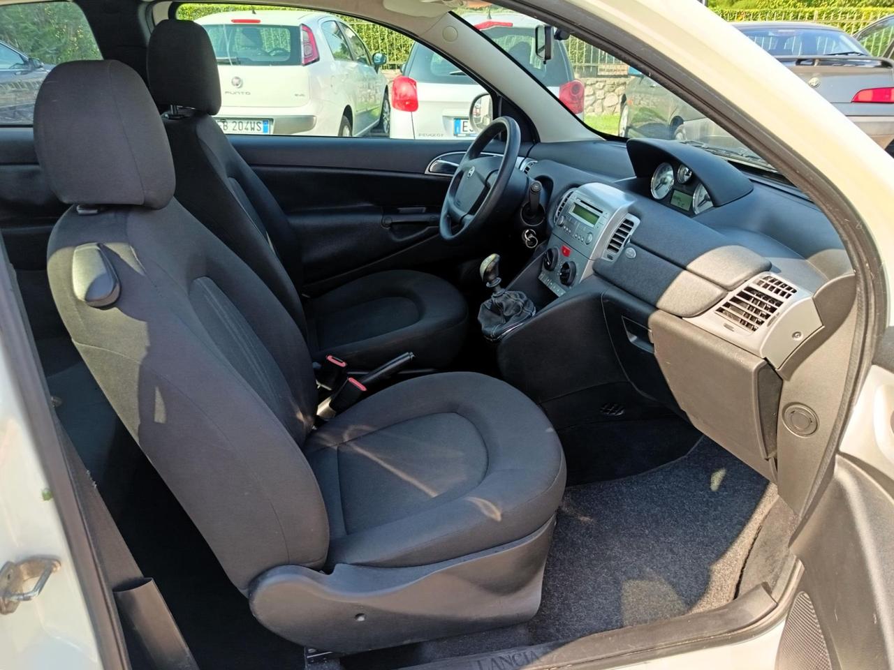 Lancia Ypsilon 1.2 UNYCA