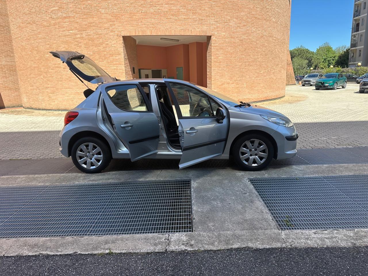 Peugeot 207 1.4 88CV 5p. ONE Line