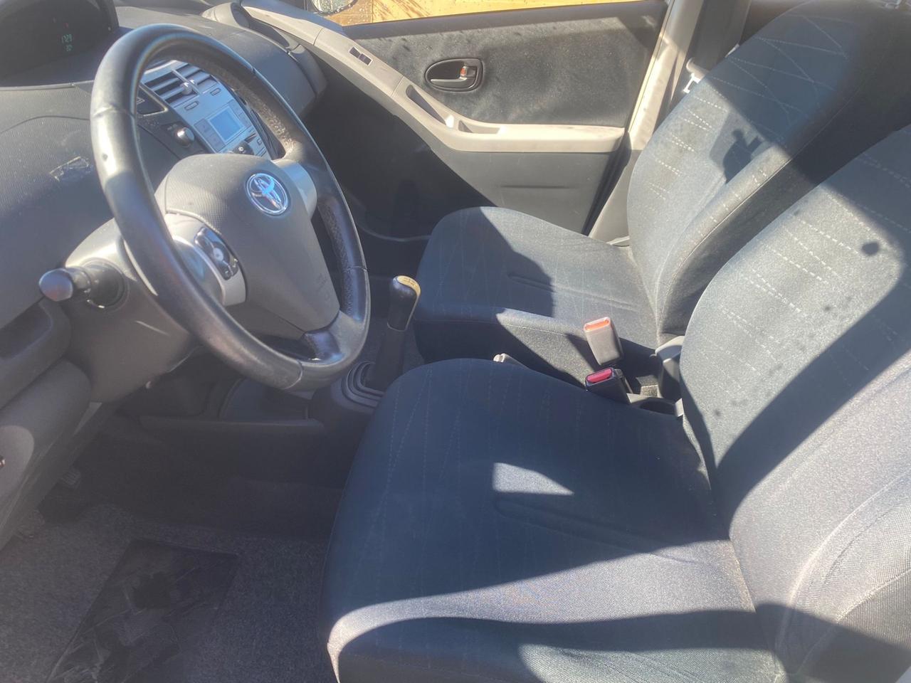 Toyota Yaris 1.0 5 porte Sol