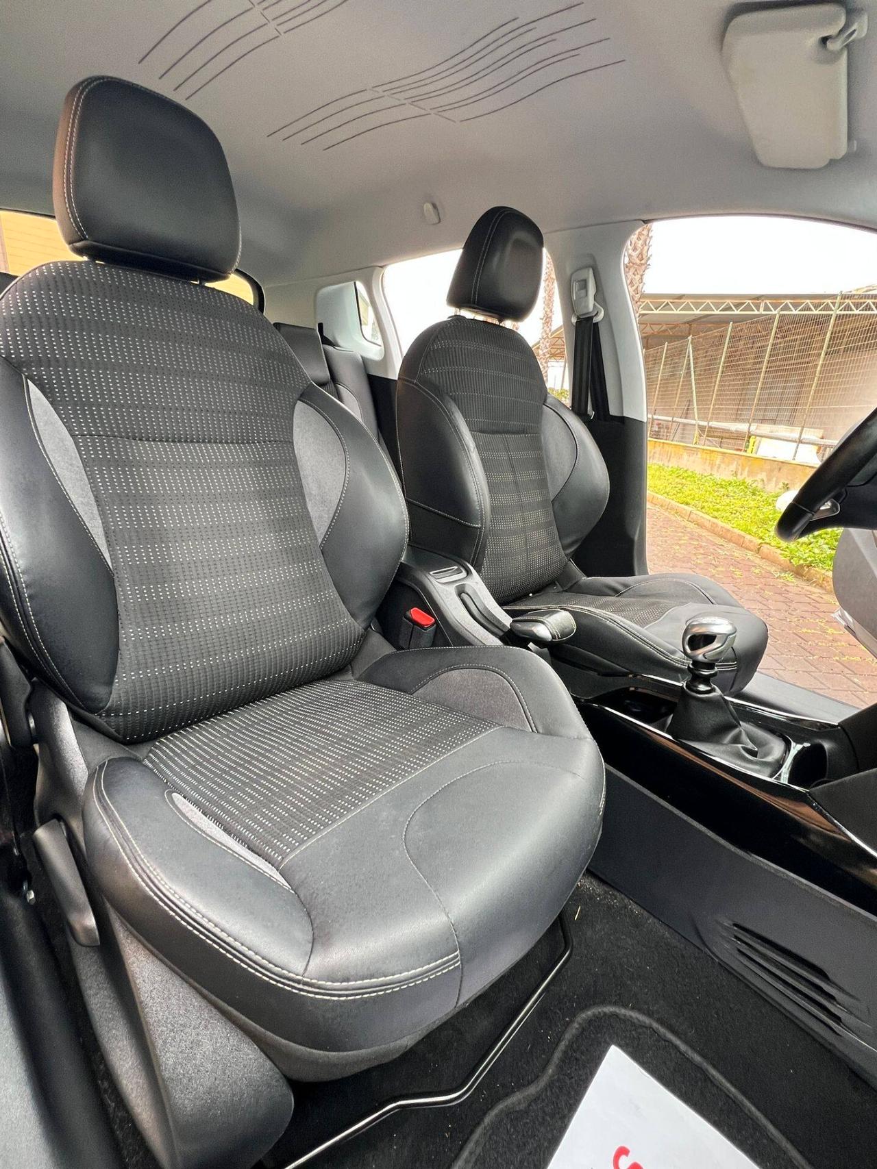 Peugeot 2008 BlueHDi 120 S&S Black Matt