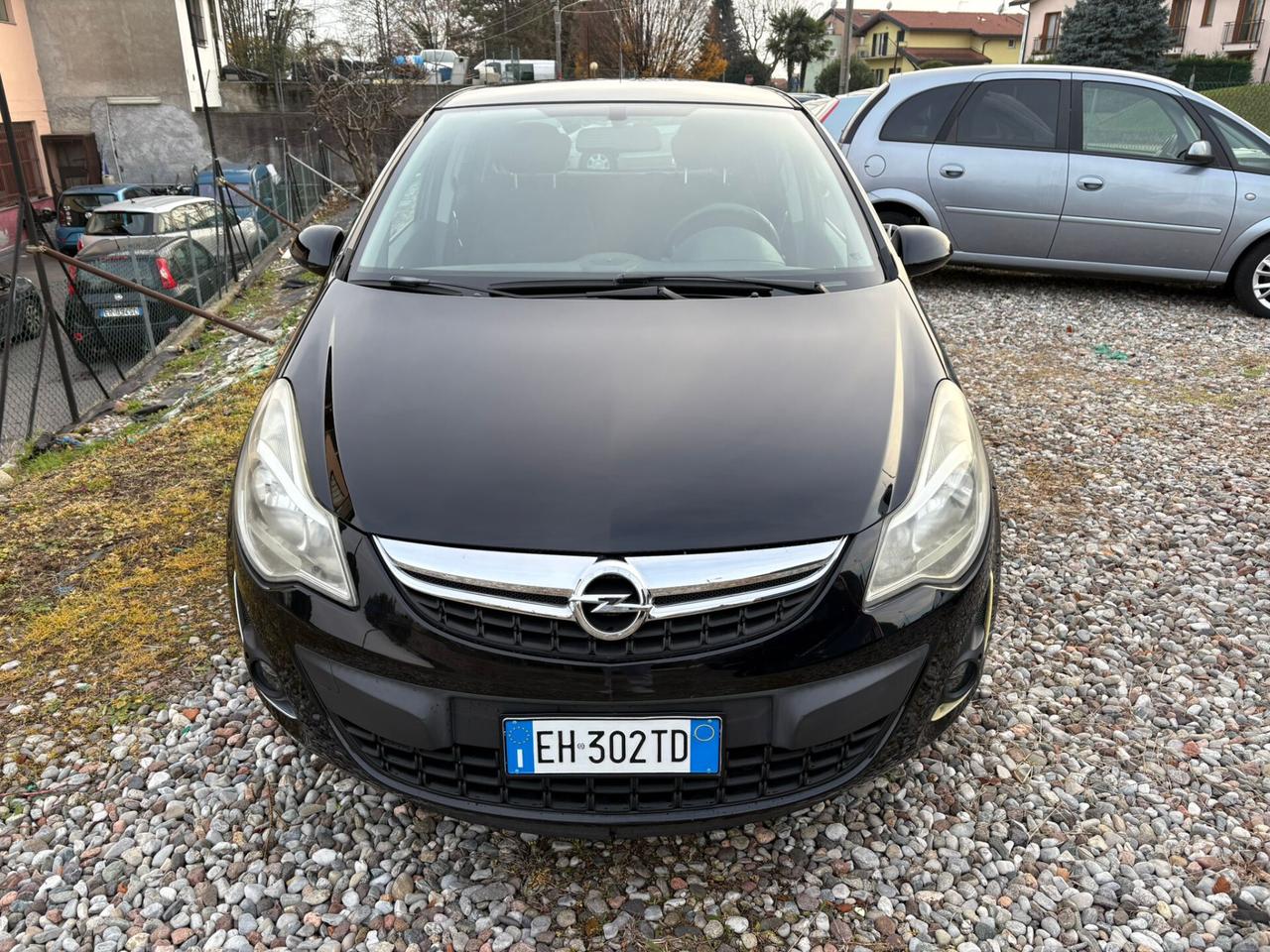Opel Corsa 1.2 5 porte Cosmo - Ok Neopatentato