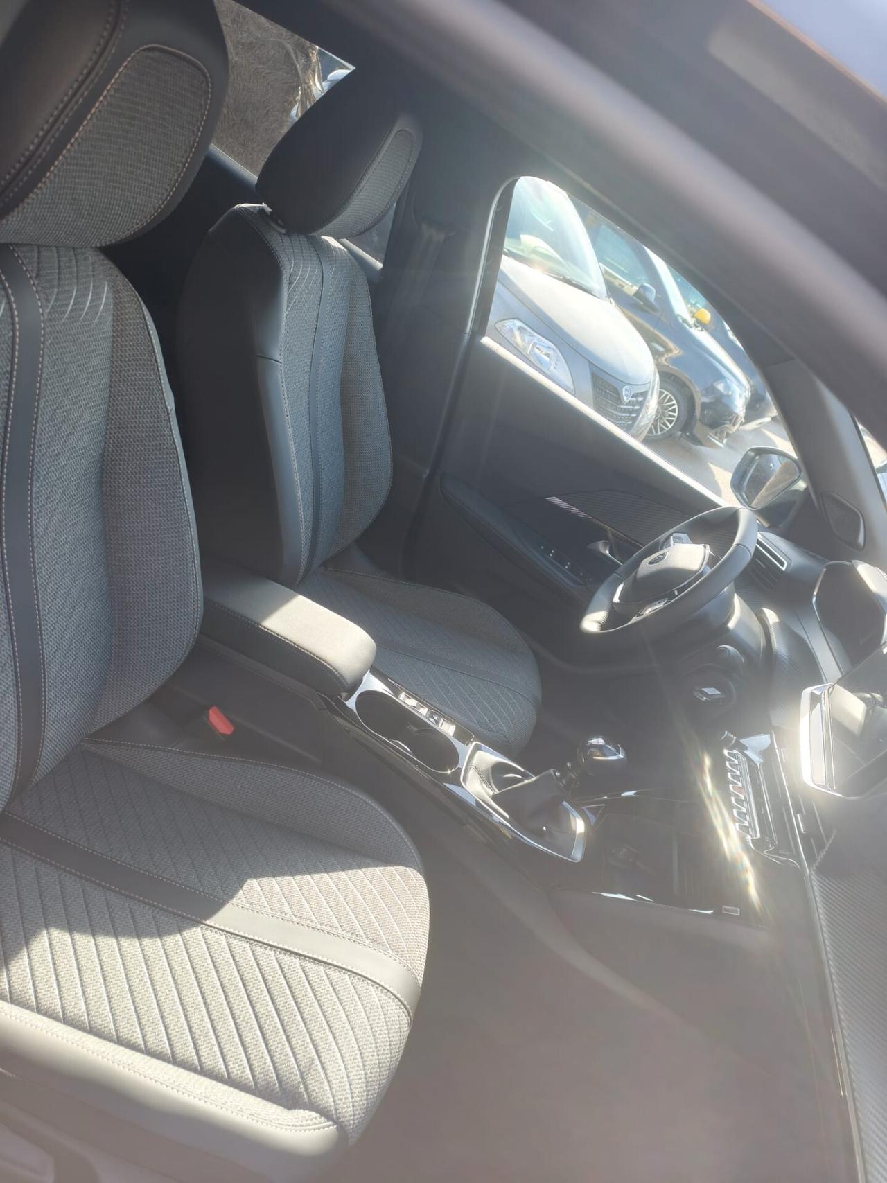 Peugeot 2008 100CV ALLURE PACK !! NUOVA