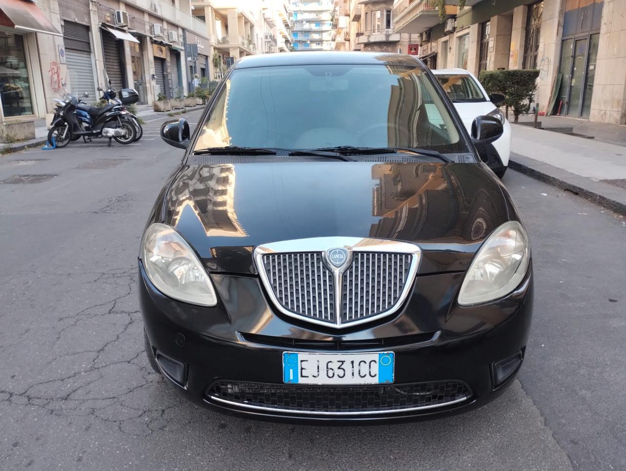 Lancia Ypsilon 1.3 MJT 75 CV Diva