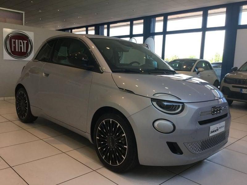 FIAT 500 Hybrid Hybrid Icon PACK STYLE