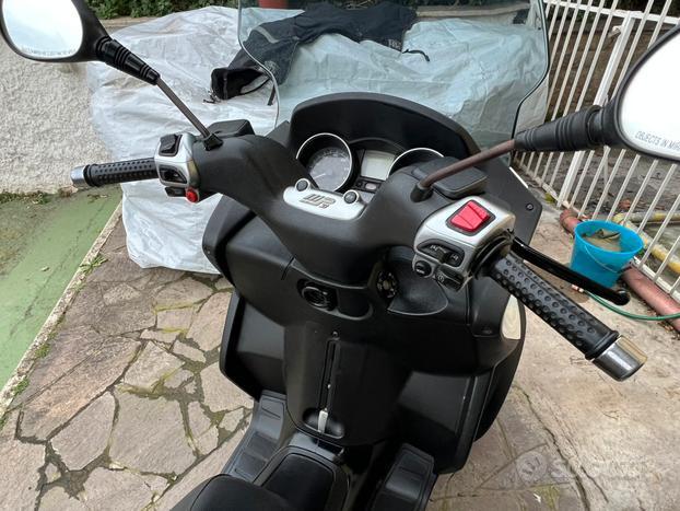 PIAGGIO MP300 **