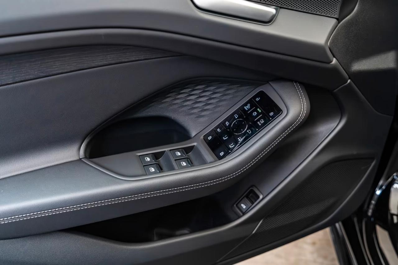 Audi A6 Avant TDI quattro 150 kW S tronic line edition