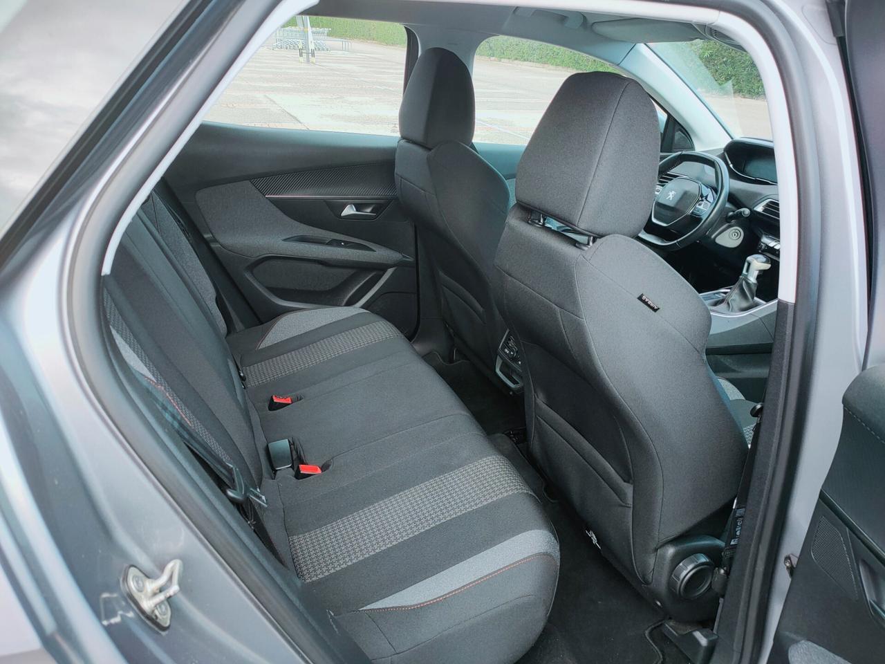 Peugeot 3008 BlueHDi 130 S&S Business