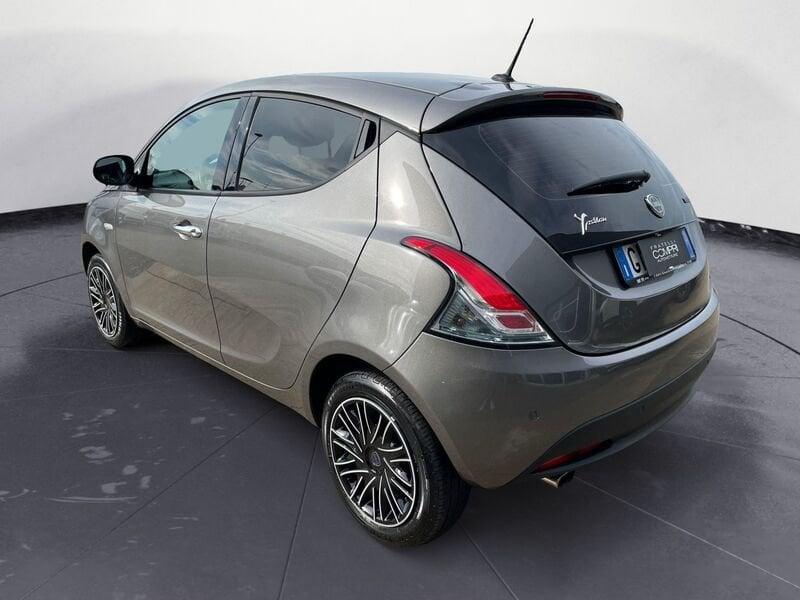 Lancia Ypsilon 1.0 FireFly 5 porte S&S Hybrid Gold
