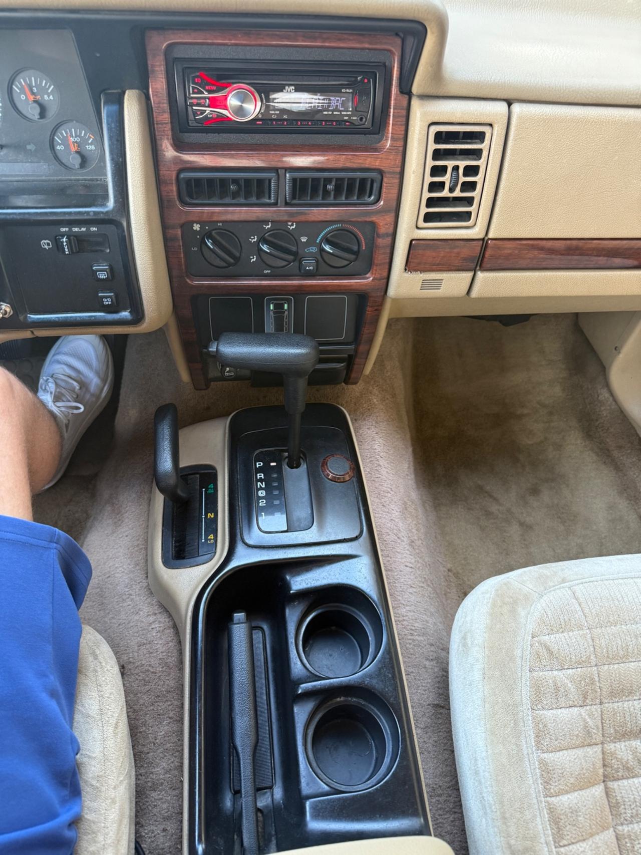 Jeep Grand Cherokee 4.0 (EU) 4WD aut. Quadra-Trac Laredo
