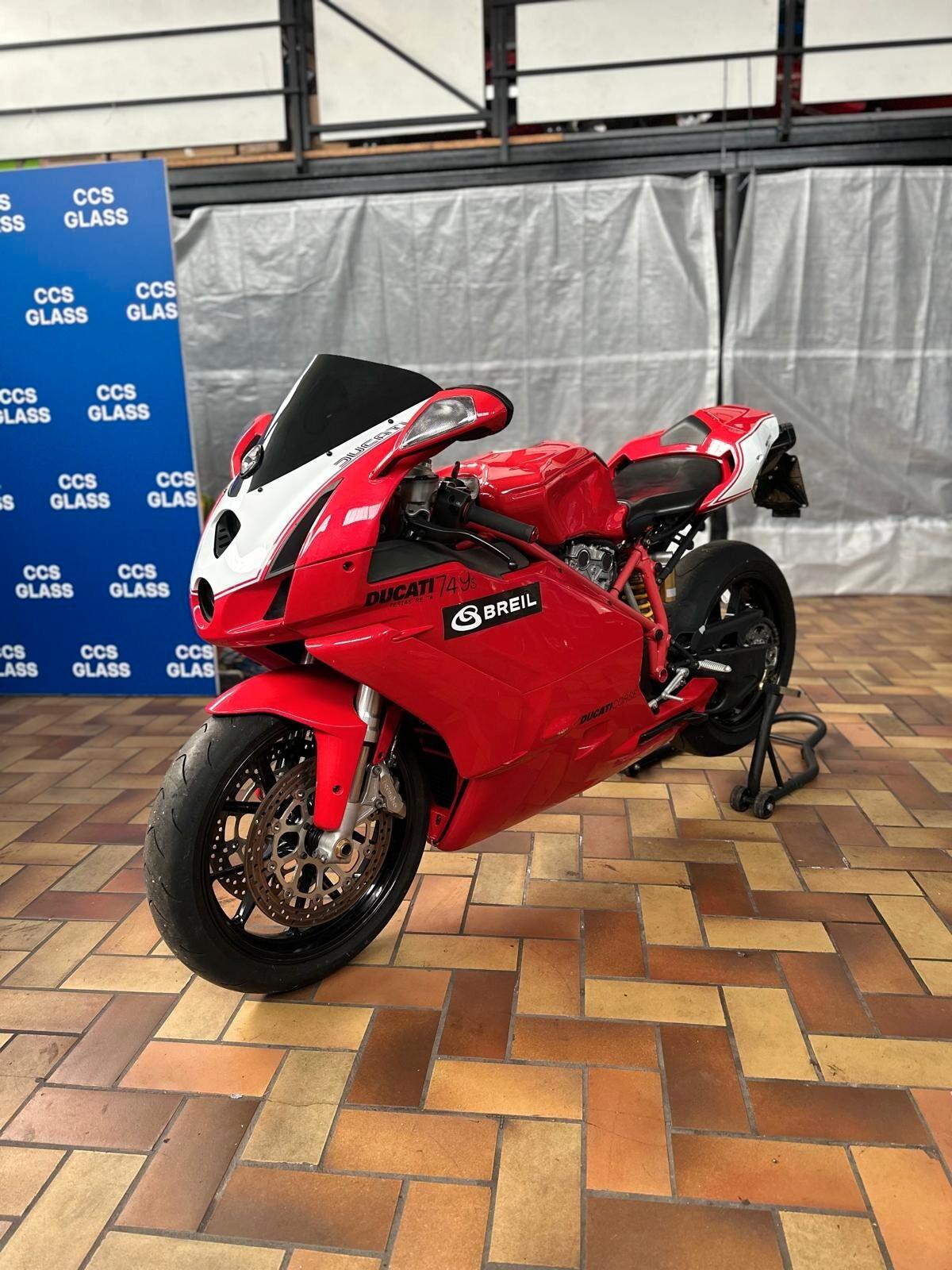 DUCATI 749